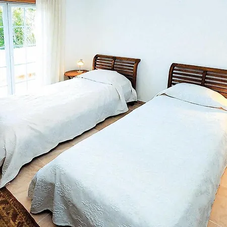 Ferrel Sleeps 8 Wifi Ferrel